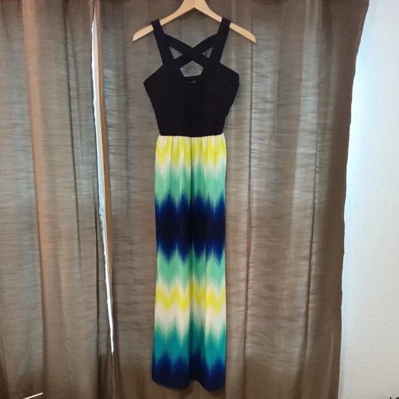 Crystal Doll Casual/Dressy Flowy Colorblock Maxi Dress Size 5 Crystal Doll Casual/Dressy Flowy Colorblock Maxi Dress Size 5